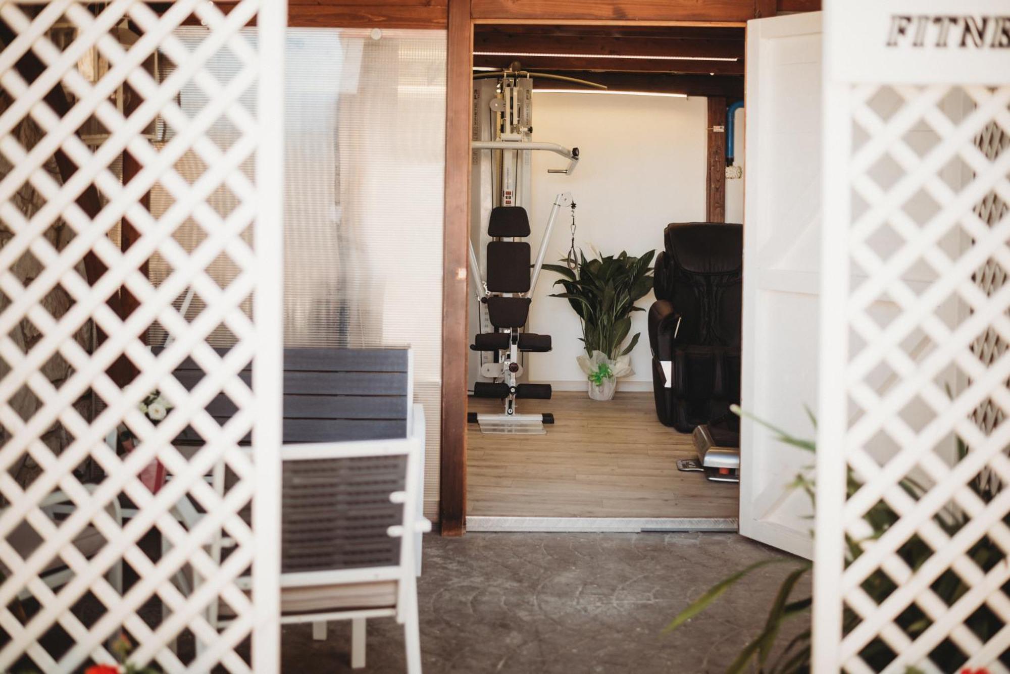 Alloggi Turistici Con Piscina Palestra Jacuzzi Sauna Anzio Ngoại thất bức ảnh
