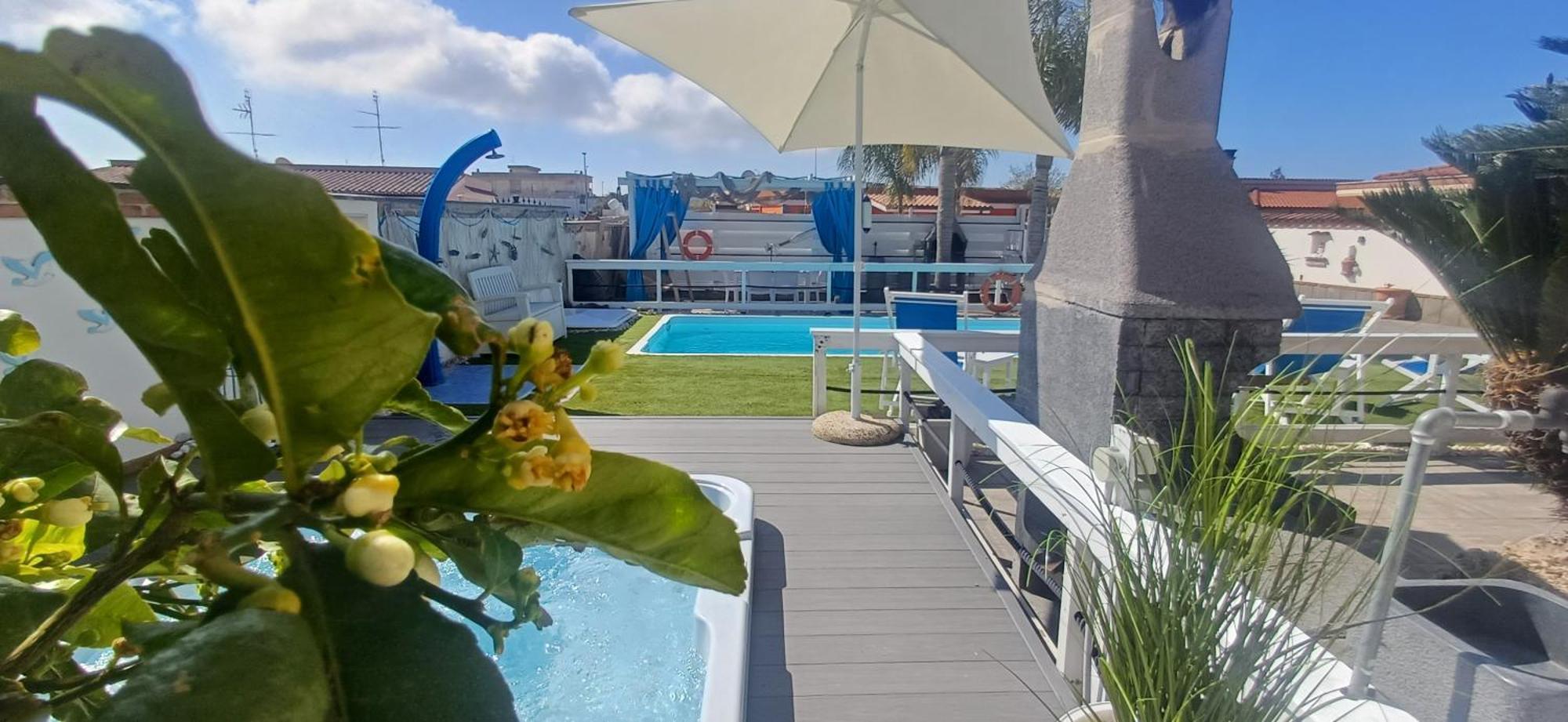 Alloggi Turistici Con Piscina Palestra Jacuzzi Sauna Anzio Ngoại thất bức ảnh